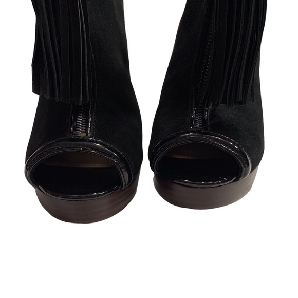 L’AGENCE BLACK SUEDE STILETTO ANKLE BOOT WITH FRONT ZIPPER CLOSURE AND TUSSLE - Picture 11 of 16